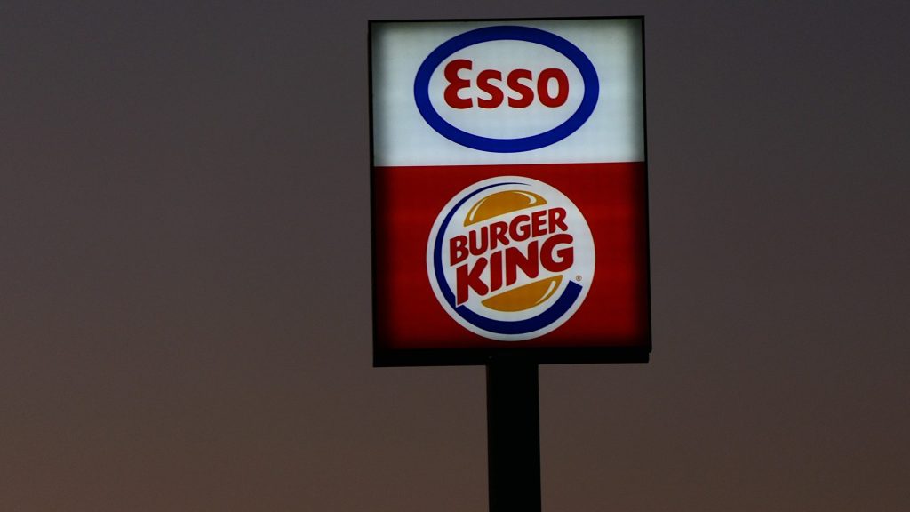 Bal ligt bij raad Harlingen om Burger King te weren: “Onze jeugd is hun verdienmodel”